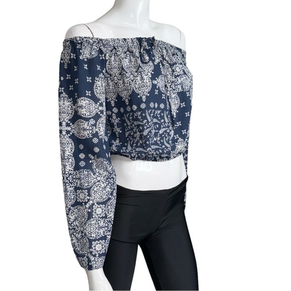 Altere’d State Paisley Wide Sleeves Off Shoulder Blue‎ White Crop Top - Picture 3 of 11
